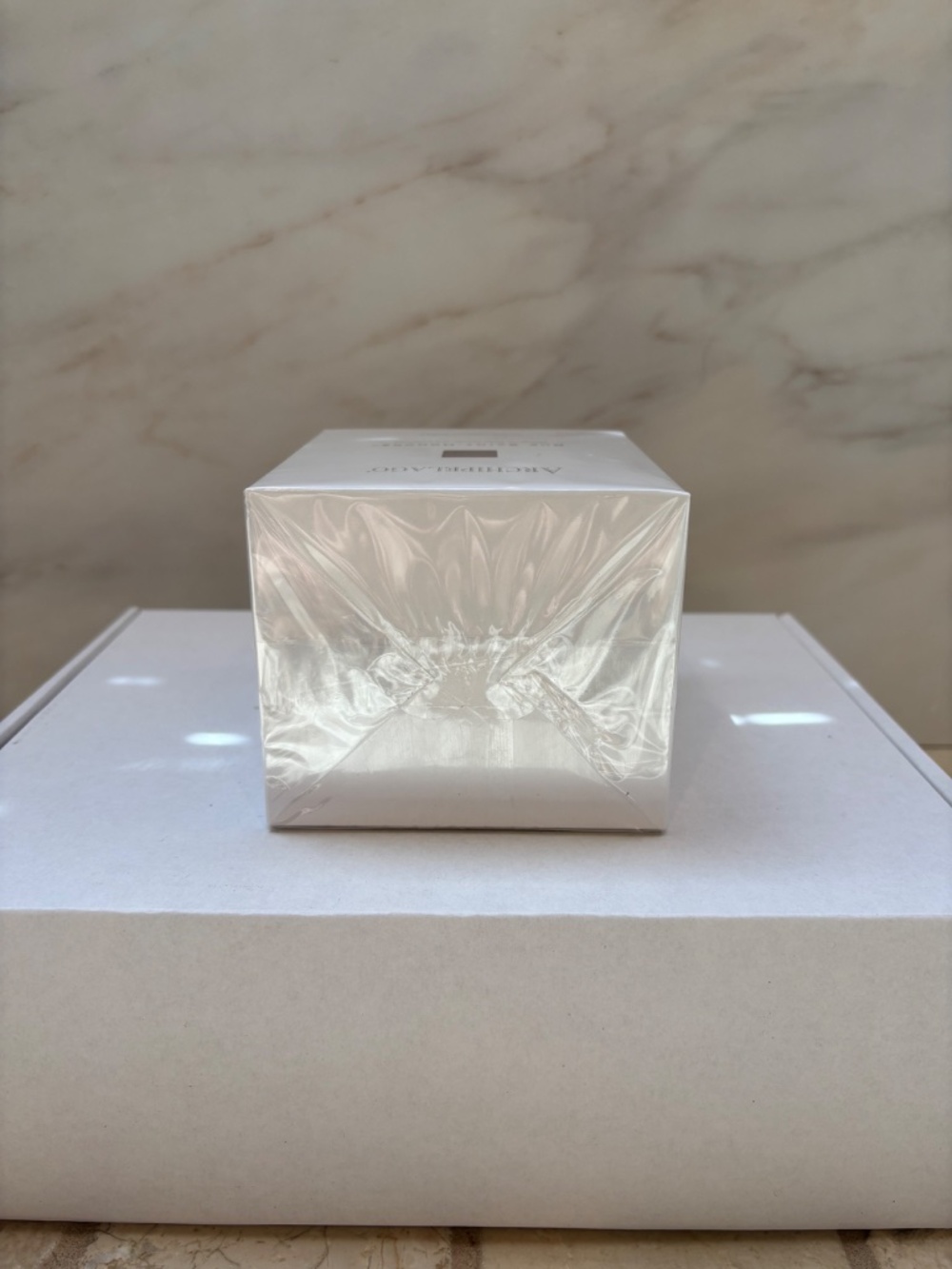 Archipelago Rue Saint-Honore Boxed Candle - Picture 4 of 5